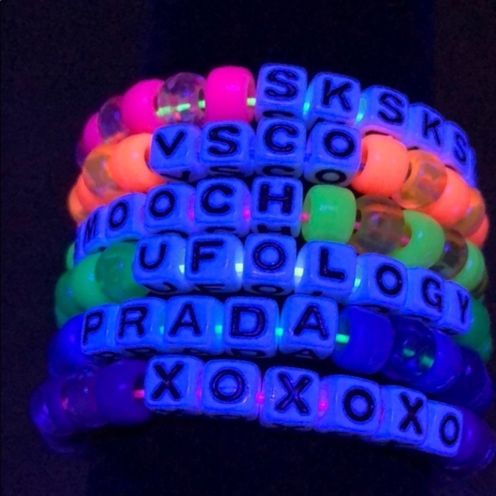 TEN Random Kandi Bracelets - Picture 3 of 6